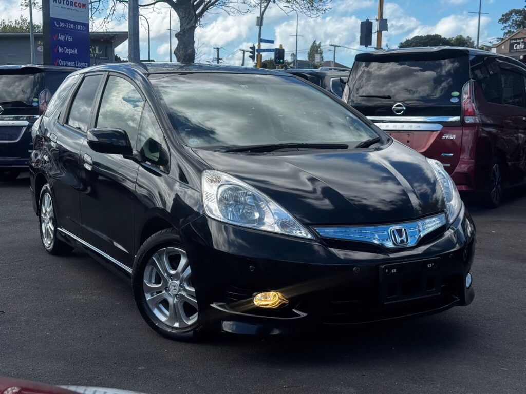 front side view of 2012 Honda Shuttle