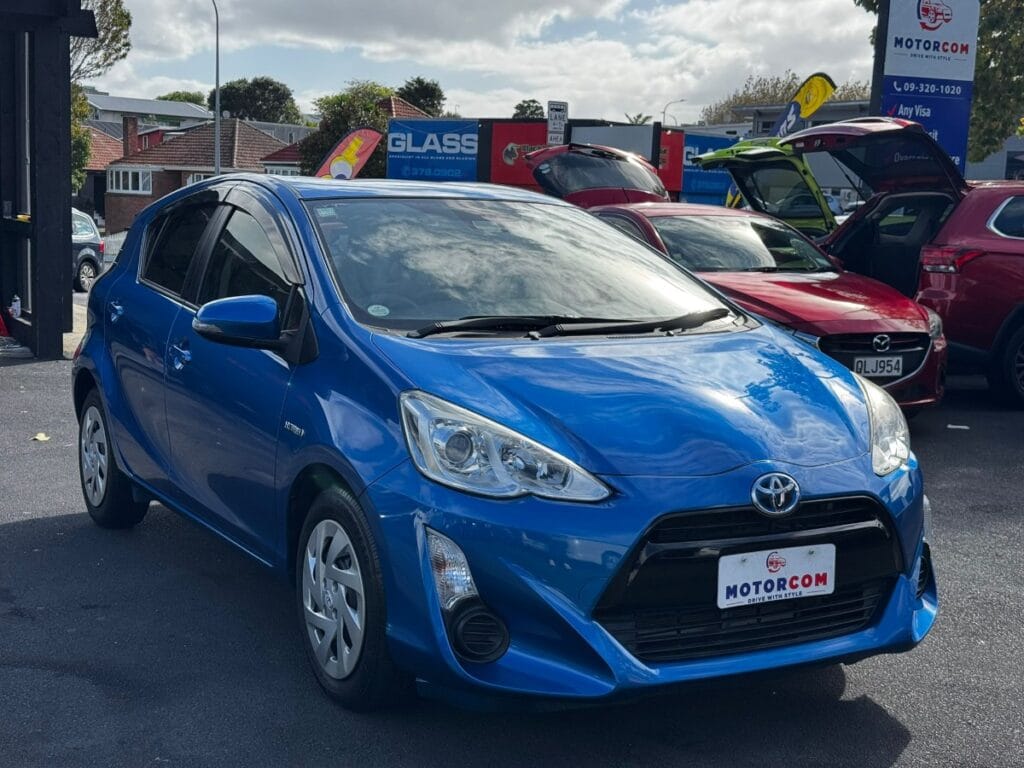used 2016 Toyota Aqua in nz