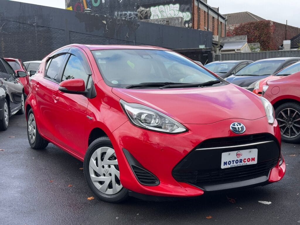 used front side view of 2019 Toyota Aqua