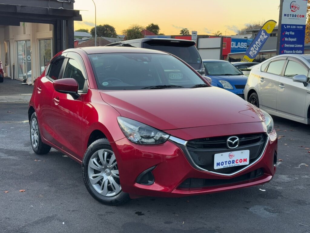 front side view of 2016 Mazda Demio