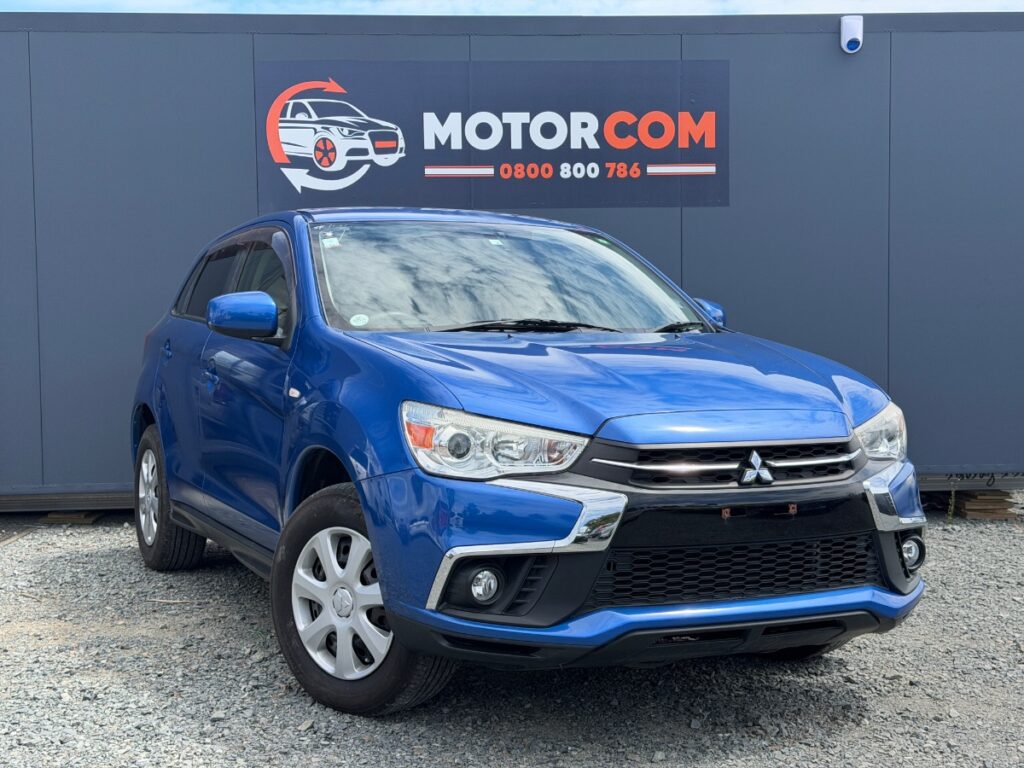 front side view of 2018 Mitsubishi RVR