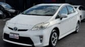 white 2014 Toyota Prius front side view