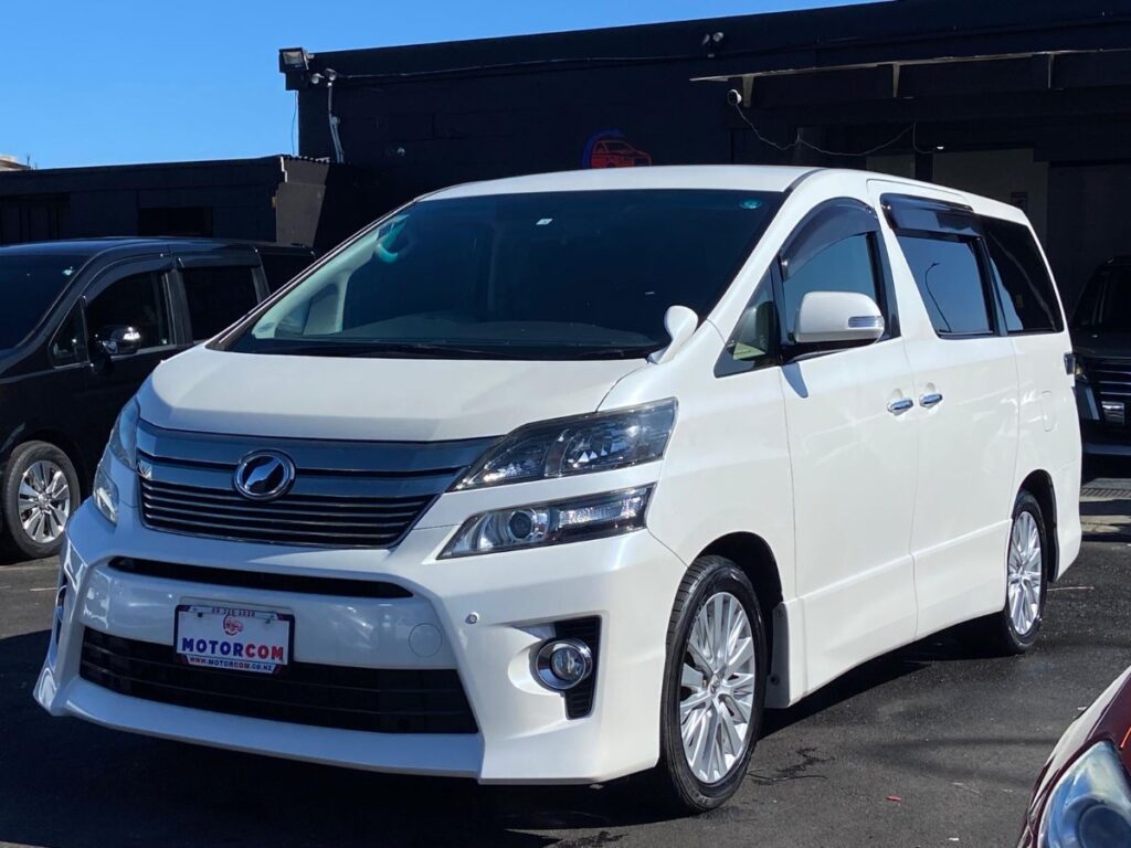 used 2014 Toyota Vellfire side view
