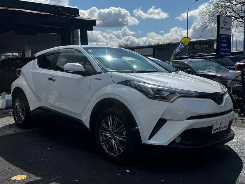 front side view of used 2018 Toyota C-HR