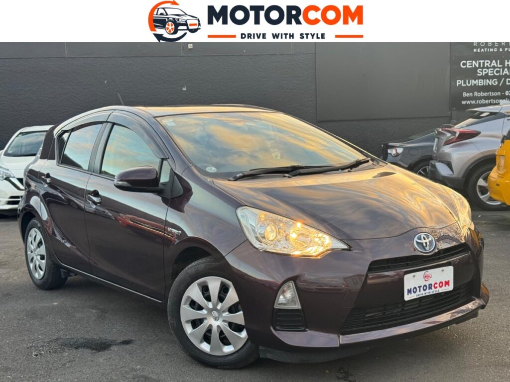 front side view of brown used 2014 Toyota Aqua in nz