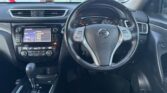 front interior view of 2016 Nissan X-Trail