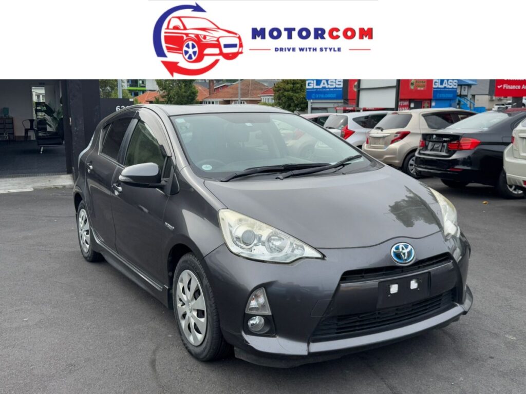 front side view of 2014 Toyota Aqua