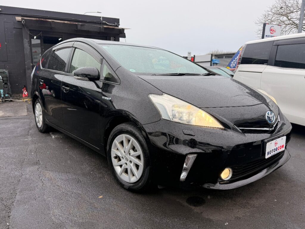 side view of 2012 Toyota Prius Alpha