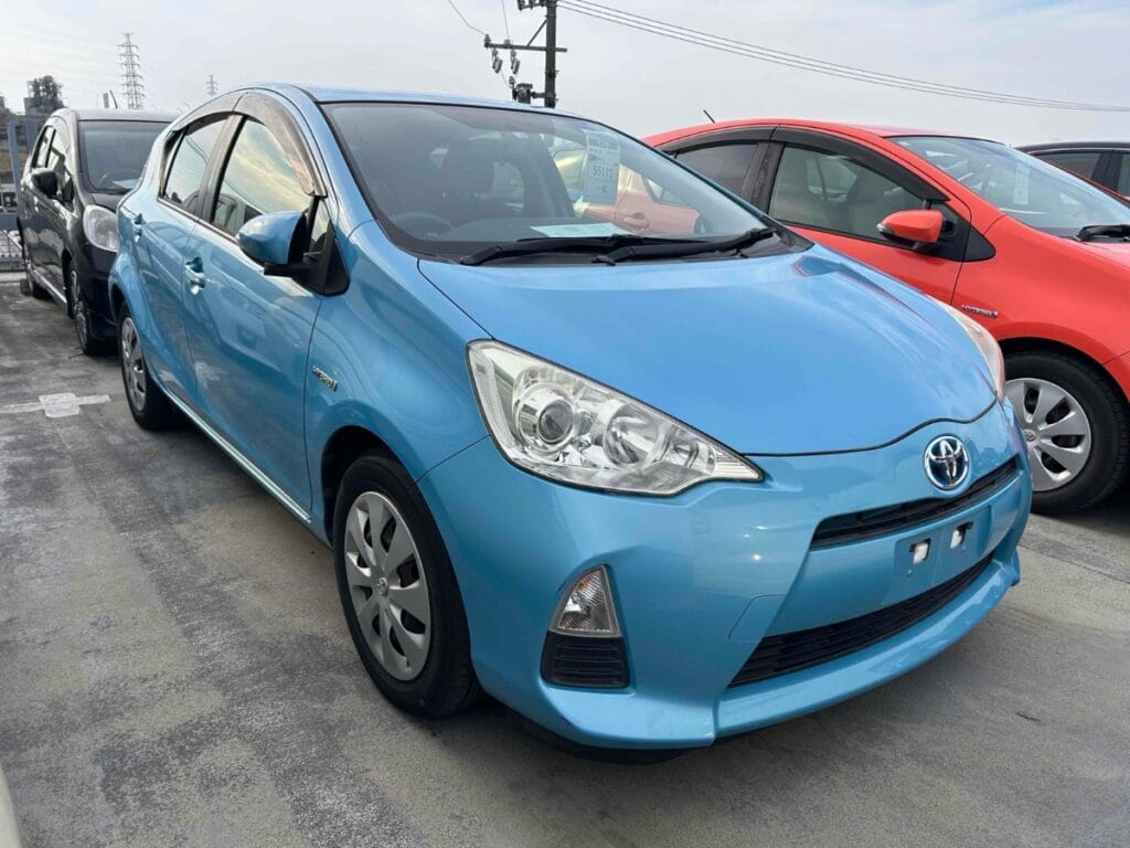 used blue 2012 Toyota Aqua in nz