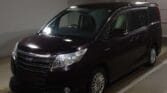 2015 Toyota Noah front side view