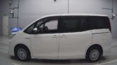 2015 Toyota Noah HYBRID X full side view