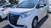 front side view of 2015 Toyota Noah HYBRID X