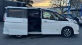 2017 Nissan Serena door view