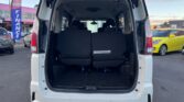 2017 Nissan Serena open trunk view