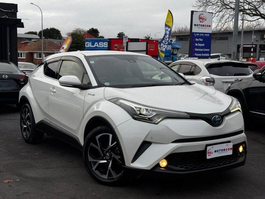 used 2017 Toyota C-HR G front side view