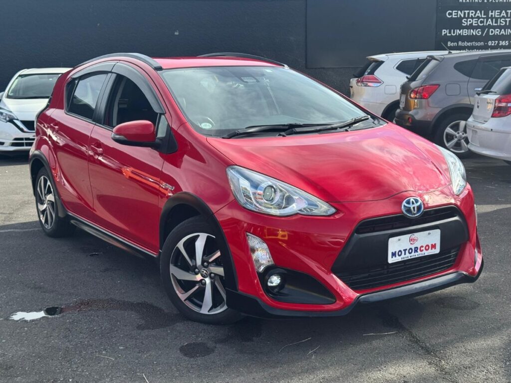 front side view of 2016 Toyota Aqua