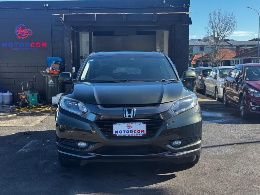 front view of 2014 Honda Vezel