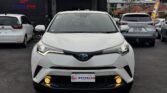 front view of 2017 Toyota C-HR G