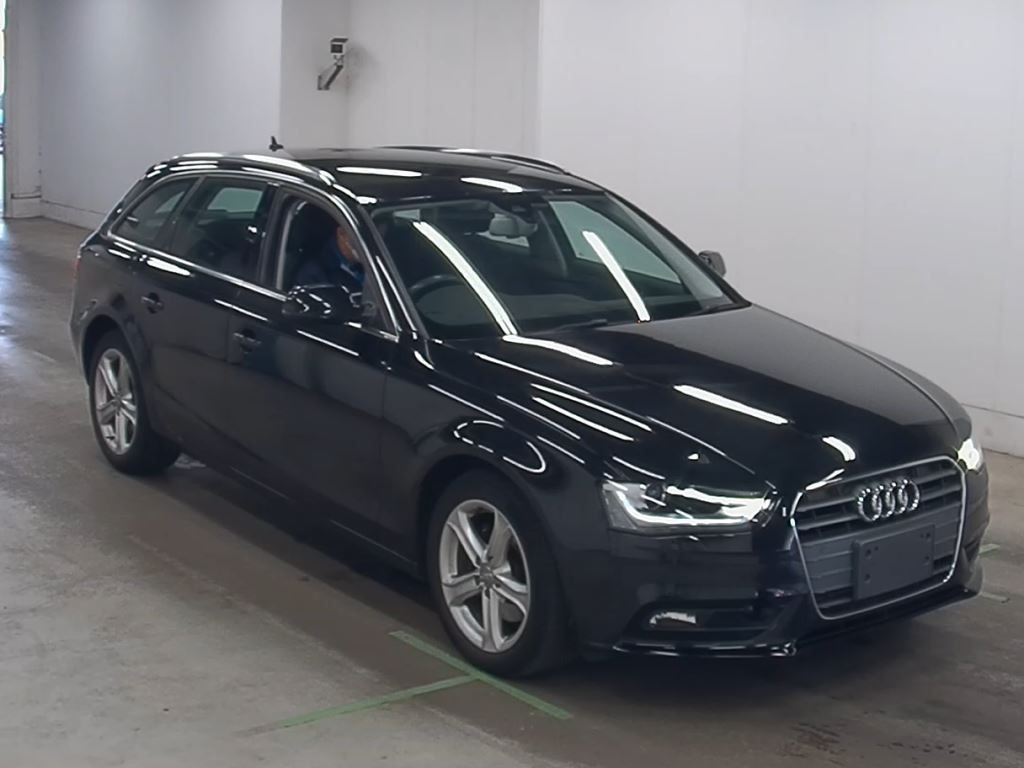 2014 Audi A4 front side view