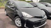 2015 Toyota Prius Alpha's front view