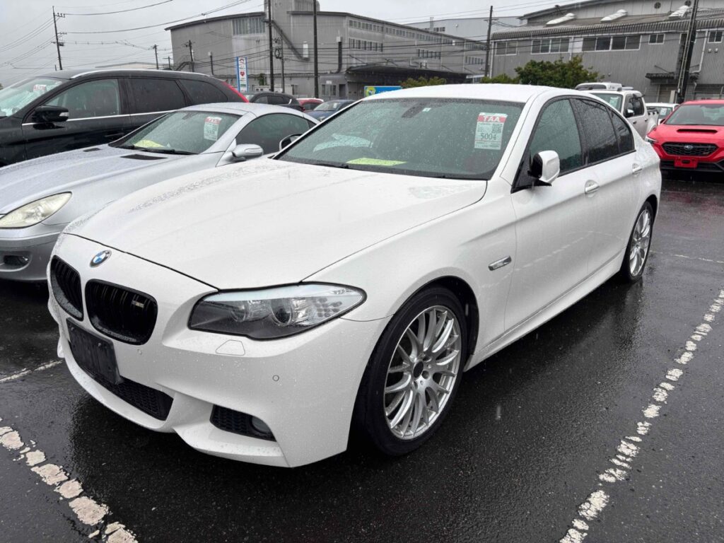 front side view of 2012 BMW 523i