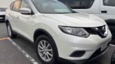 front side view of 2016 Nissan X-Trail