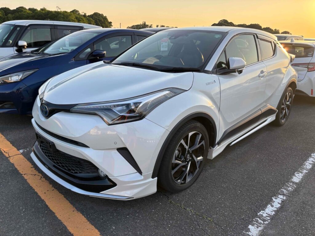 front side view of 2017 Toyota C-HR