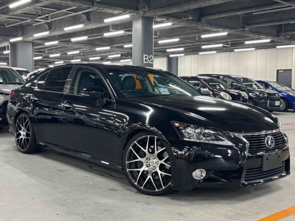 front side view of 2012 Lexus GS 450h