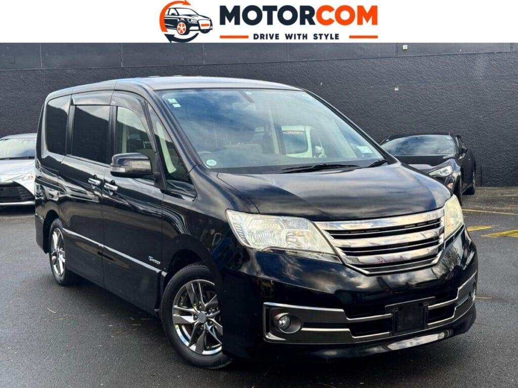2013 Nissan Serena front side view
