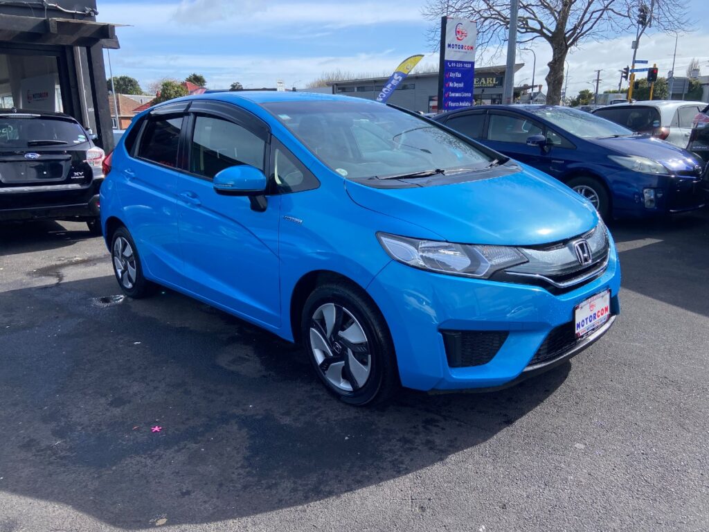 side view of 2014 Honda Fit