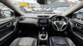 front inside view of 2017 Nissan X-Trail