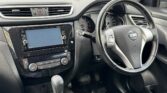 front interior view of 2017 Nissan X-Trail