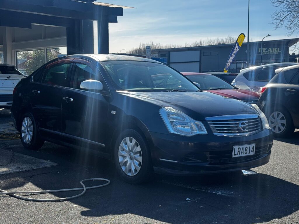 side view of used 2006 Nissan Bluebird