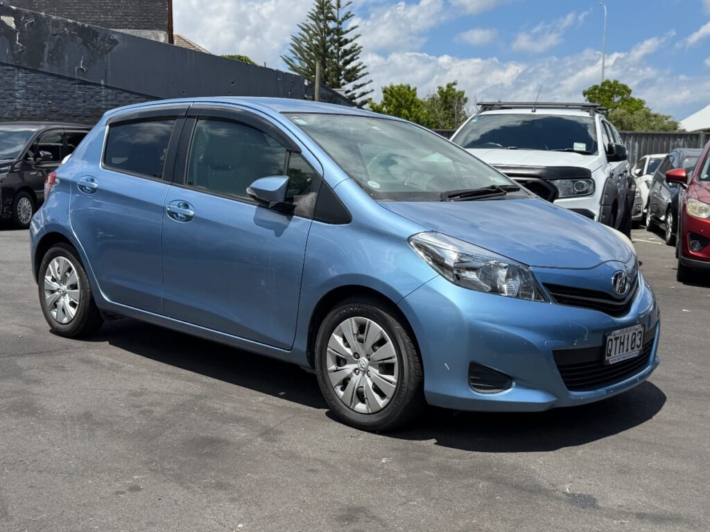 front side view of 2011 Toyota Vitz