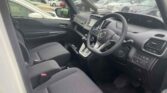 front seats view of 2016 Nissan Serena