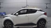 full side view of 2017 Toyota C-HR