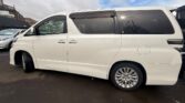 used 2013 Toyota Vellfire full side view