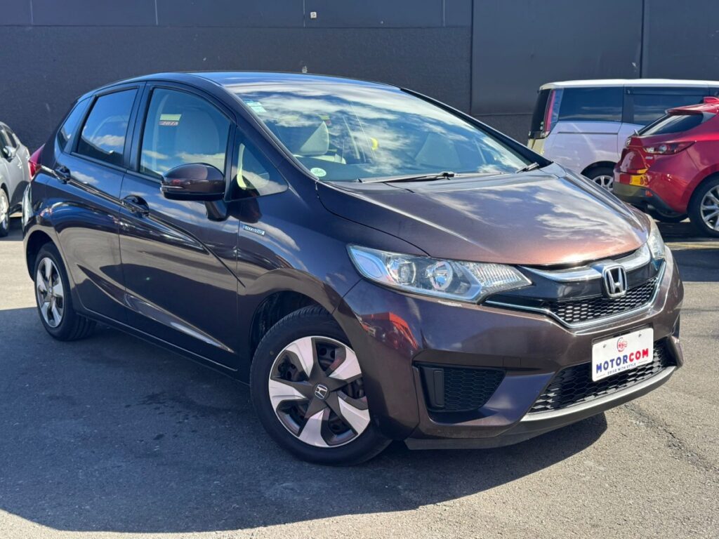 side view of used 2017 Honda Fit HYBRID