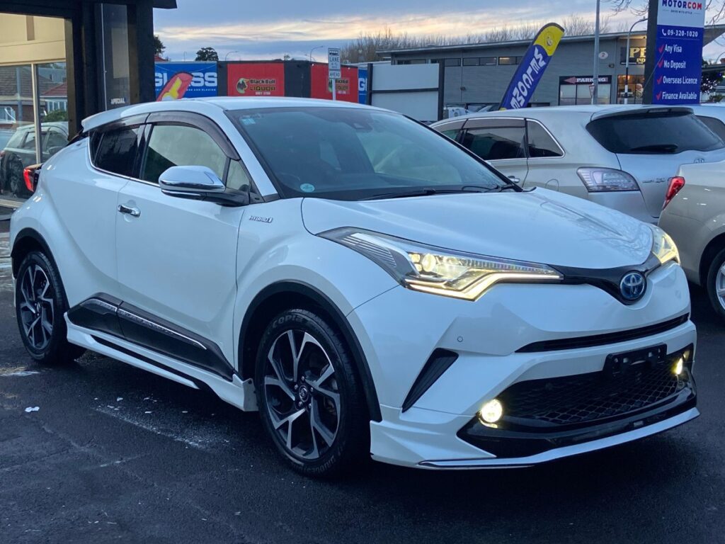 front side view of 2017 Toyota C-HR