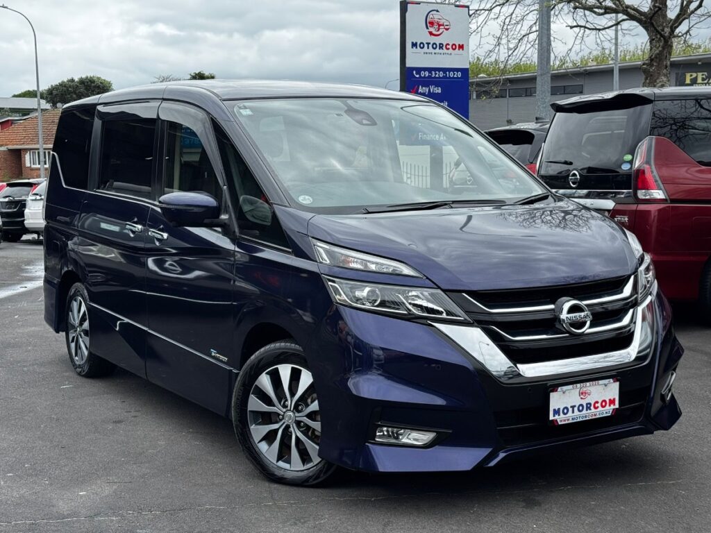 front side view of 2017 Nissan Serena