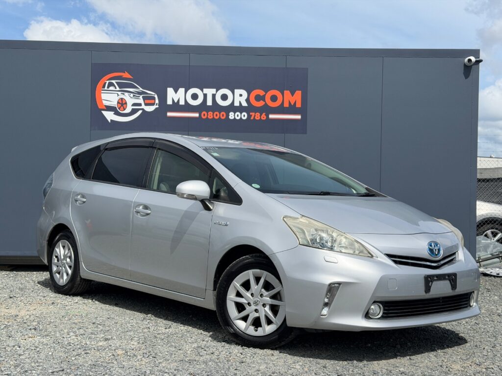 side view of 2012 Toyota Prius