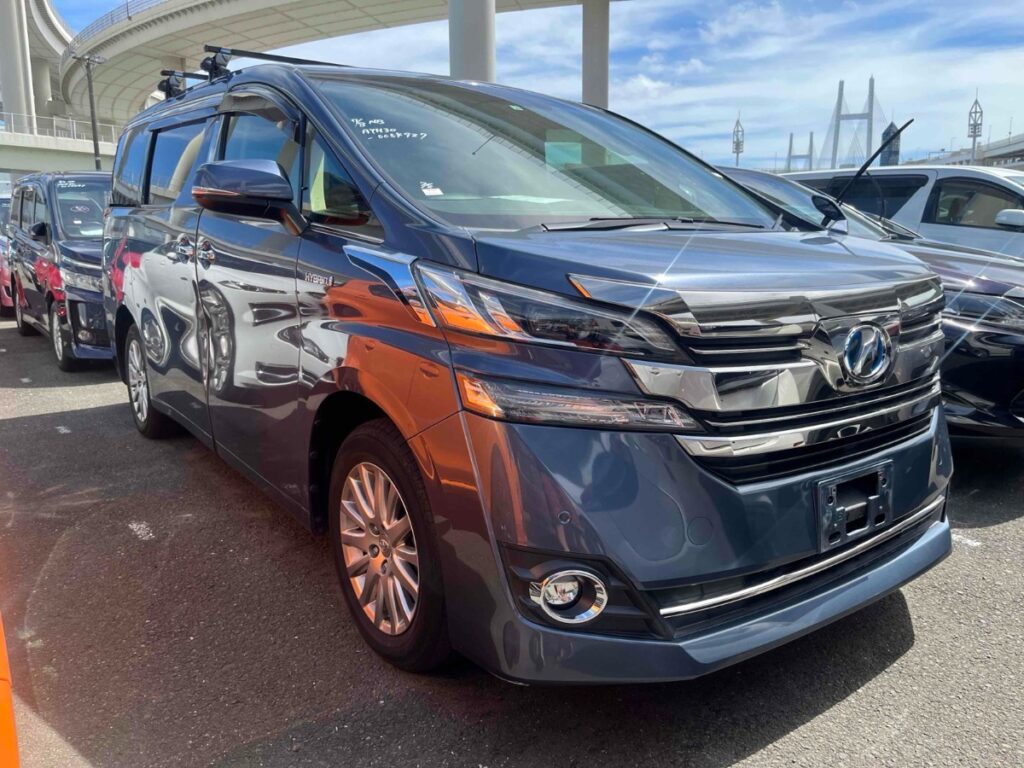 front view of 2017 Toyota Vellfire