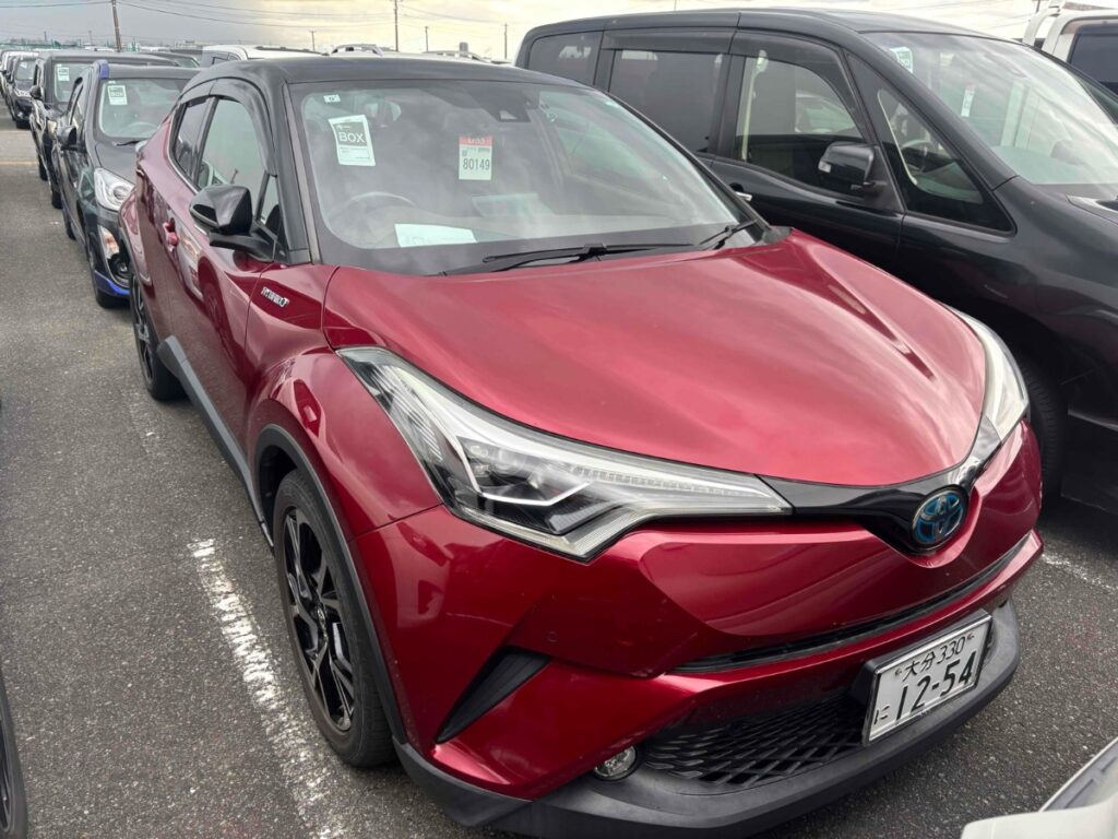 front view of 2017 Toyota C-HR G