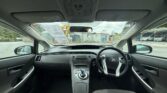 front inside view of 2010 Toyota Prius