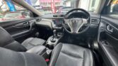 front inside view of 2016 Nissan X-Trail