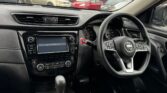 front interior view of 2018 Nissan X-Trail