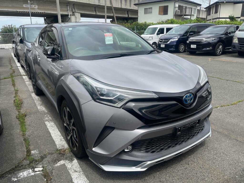2018 Toyota C-HR G used car front side view