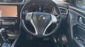 front inside view of 2015 Nissan X-Trail