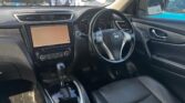 front interior view of 2015 Nissan X-Trail