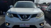 front view of 2015 Nissan X-Trail